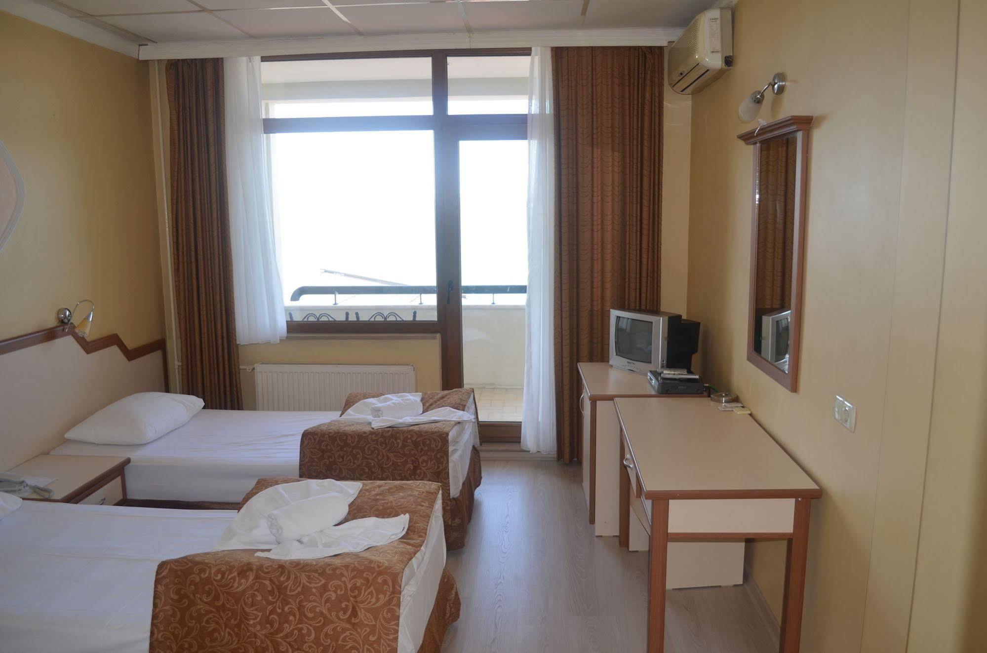 Ayvalik Palas Hotel Exterior foto